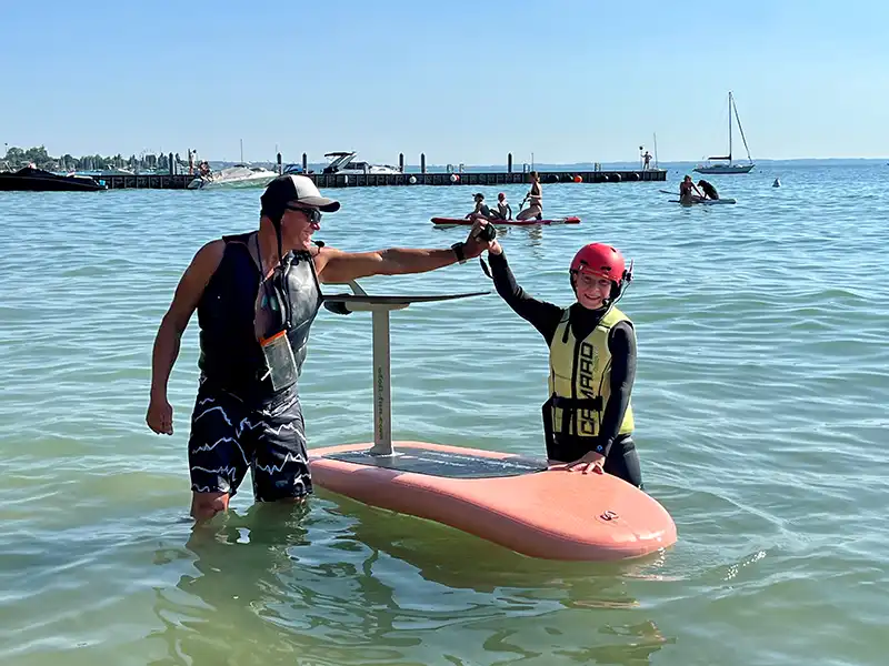 Zwei Menschen im Wasser
